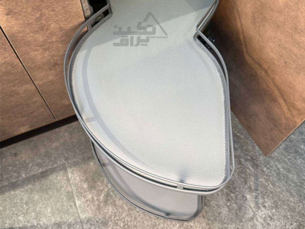 نمونه نصب شده اکسسوری کنج کابینت فانتونی مدل D012، D013، D016، D017