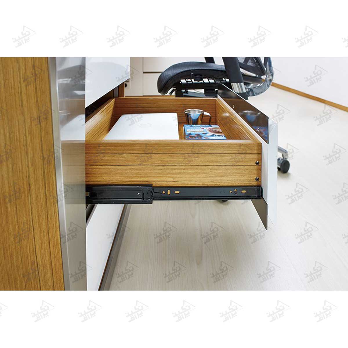 نمونه نصب شده ریل کشو کابینت ساچمه ای مشکی فانتونی